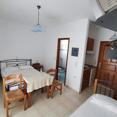 Amodari Studios On The Beach Plaka  Ngoại thất bức ảnh