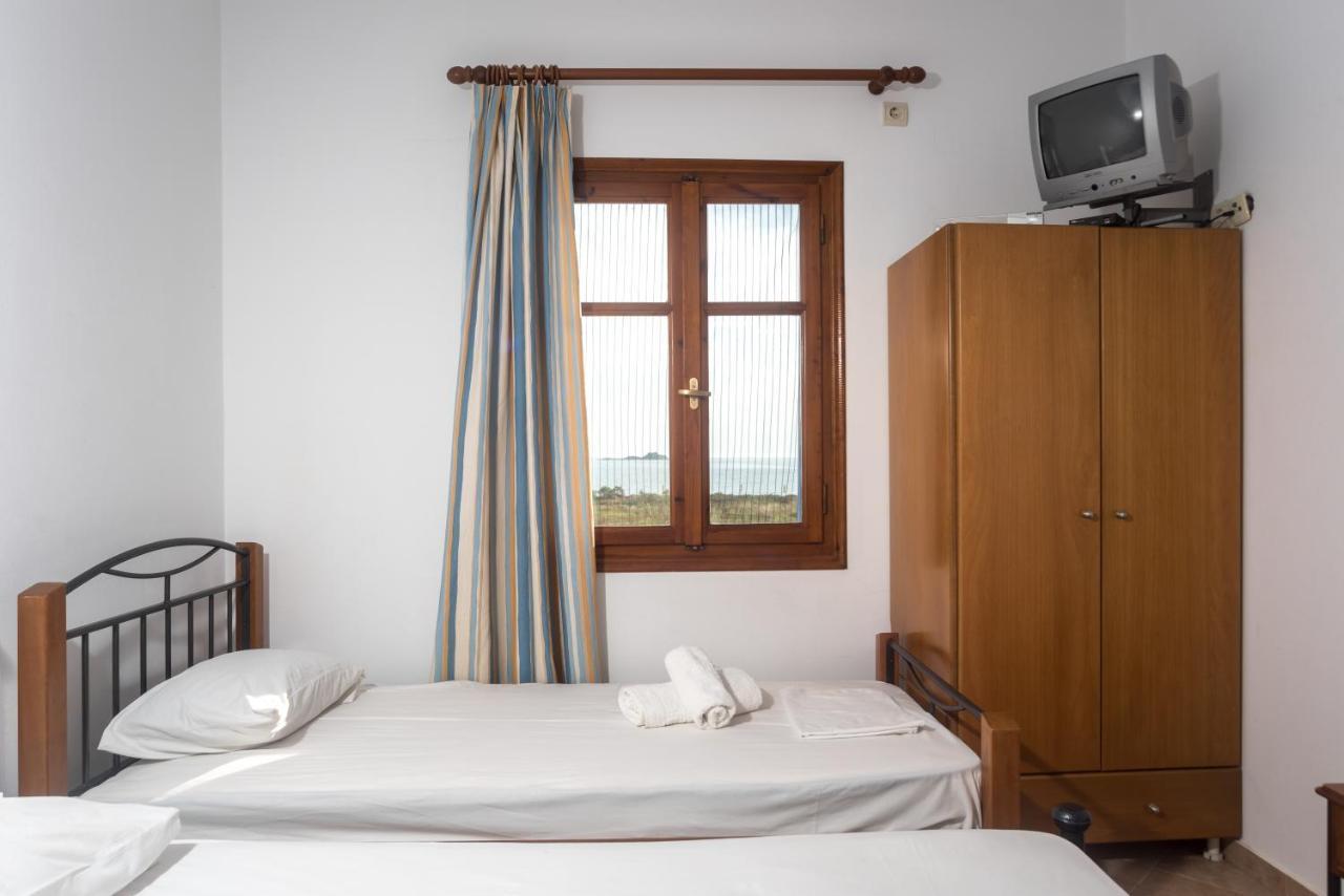 Amodari Studios On The Beach Plaka  Ngoại thất bức ảnh