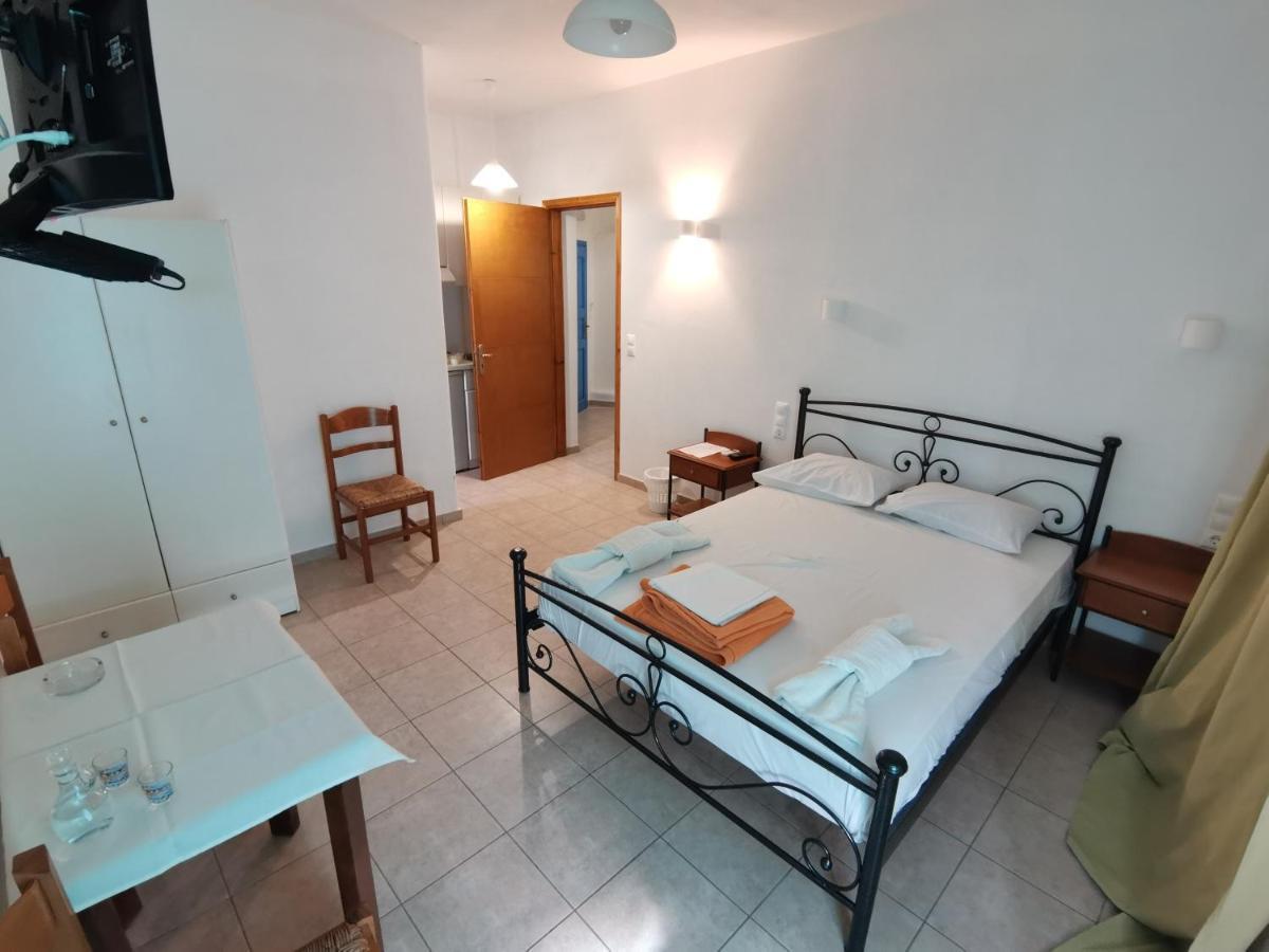 Amodari Studios On The Beach Plaka  Ngoại thất bức ảnh